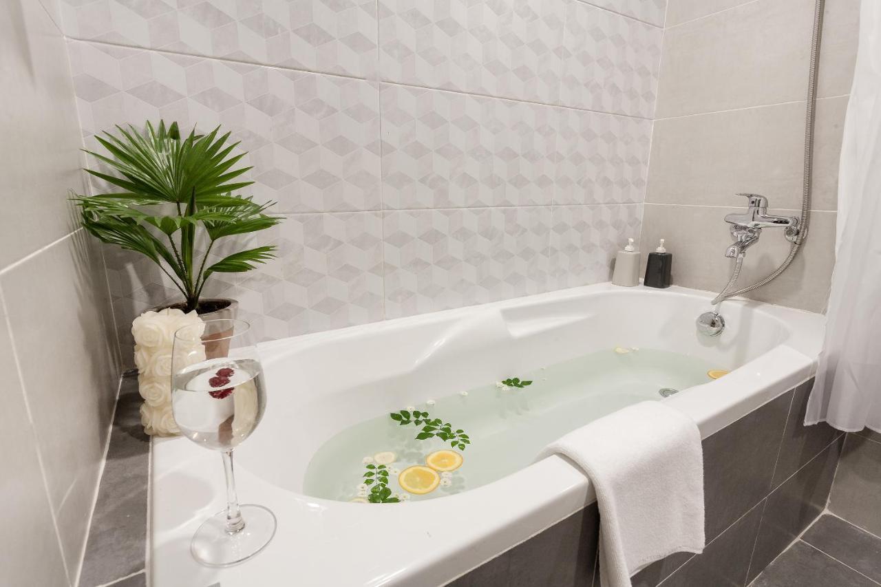 La Regatta Boutique Residences Ho Chi Minh City Exterior photo